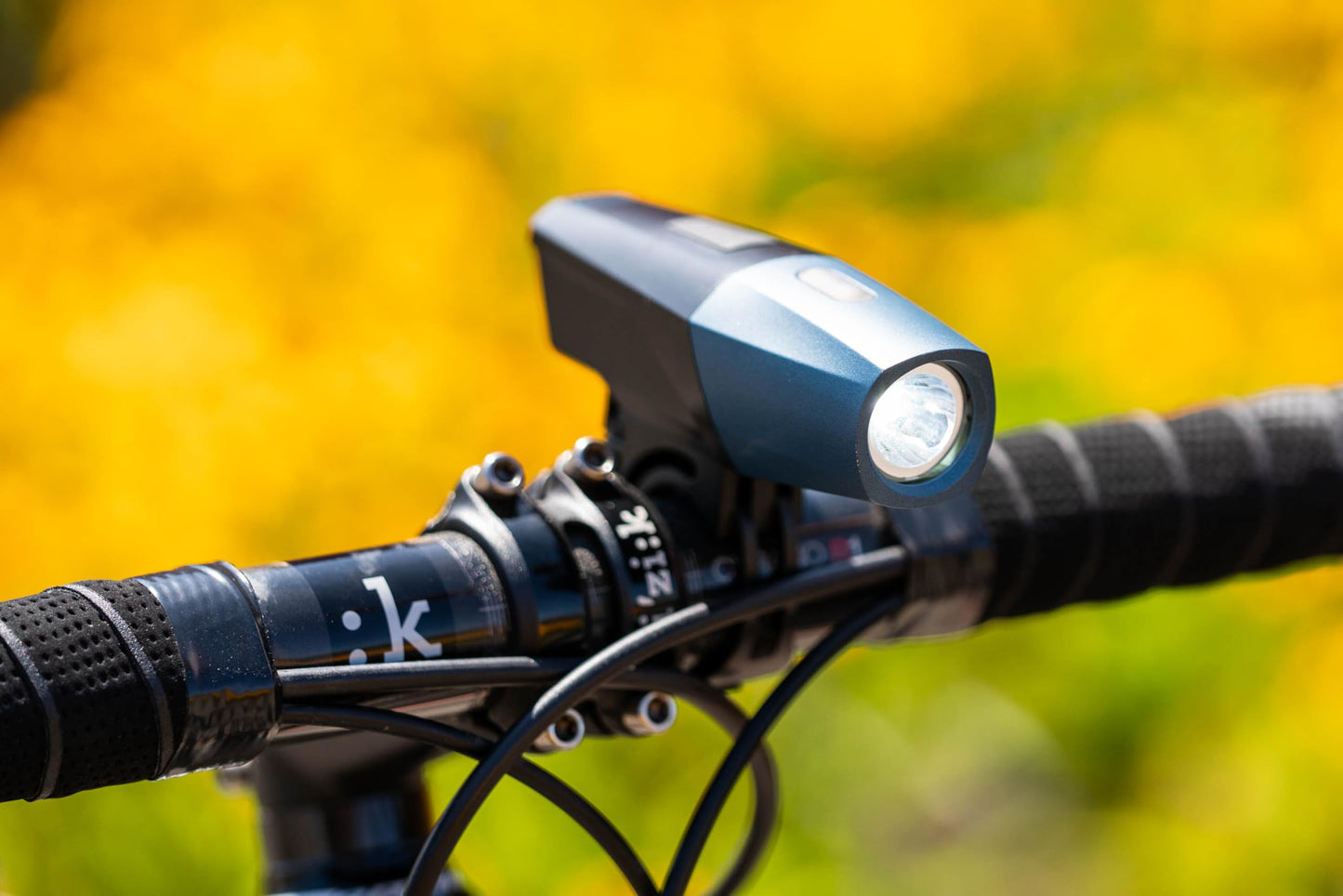 Portland Design Works | Lars Rover Power 850 | USB Rechargeable Bicycle Headlight with Battery Meter