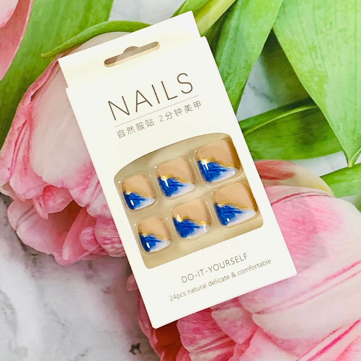 Vezocim Press on Toenails with Blue Ocean Designs, 24Pcs Black Artificial Short Fake Nails for Toe, Glossy Full Cover Feet Acrylic False Nails Press ons Toenails with Charm for Women Girls