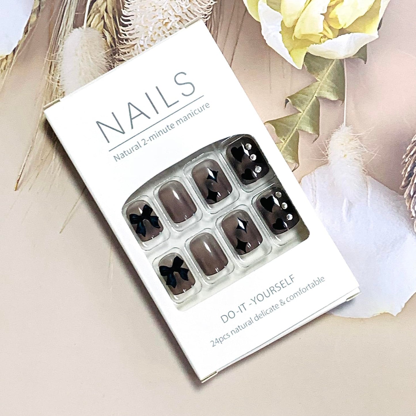 FIEONCIY Press on Nails Short Square Shaped Glossy Full Cover Acrylic Extra Short Square False Nails with Love Heart Designs Artificial Fake Nails Glue Stick ons Fingernails for Women Girls(Z108)