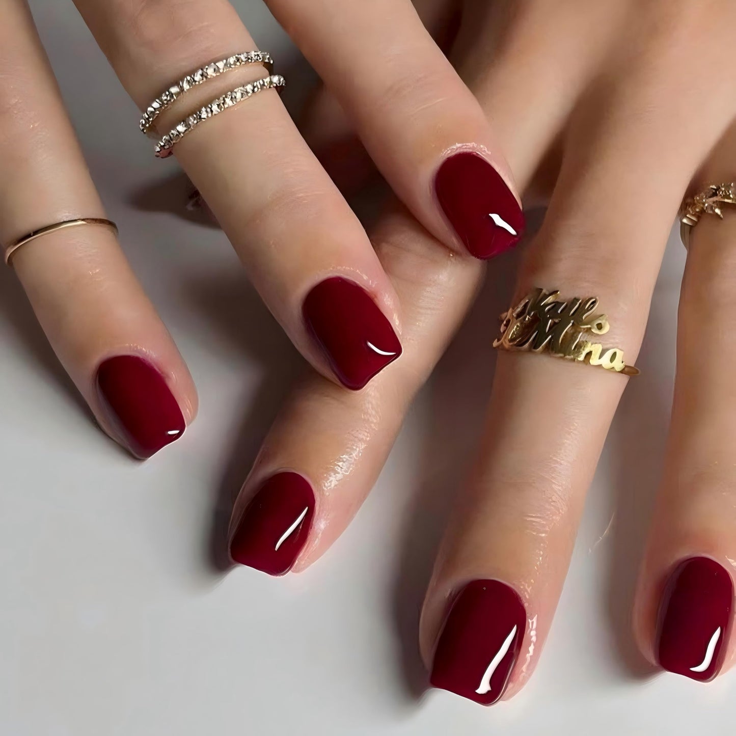 Taoyisent Burgundy Wine Red Short Press On Nails, Glossy Deep Red Fake Nails, Natural Square Shape Nail Tips, Reusable Press On False Nails for Women, Salon Quality Elegant Classic Style, 24PCS