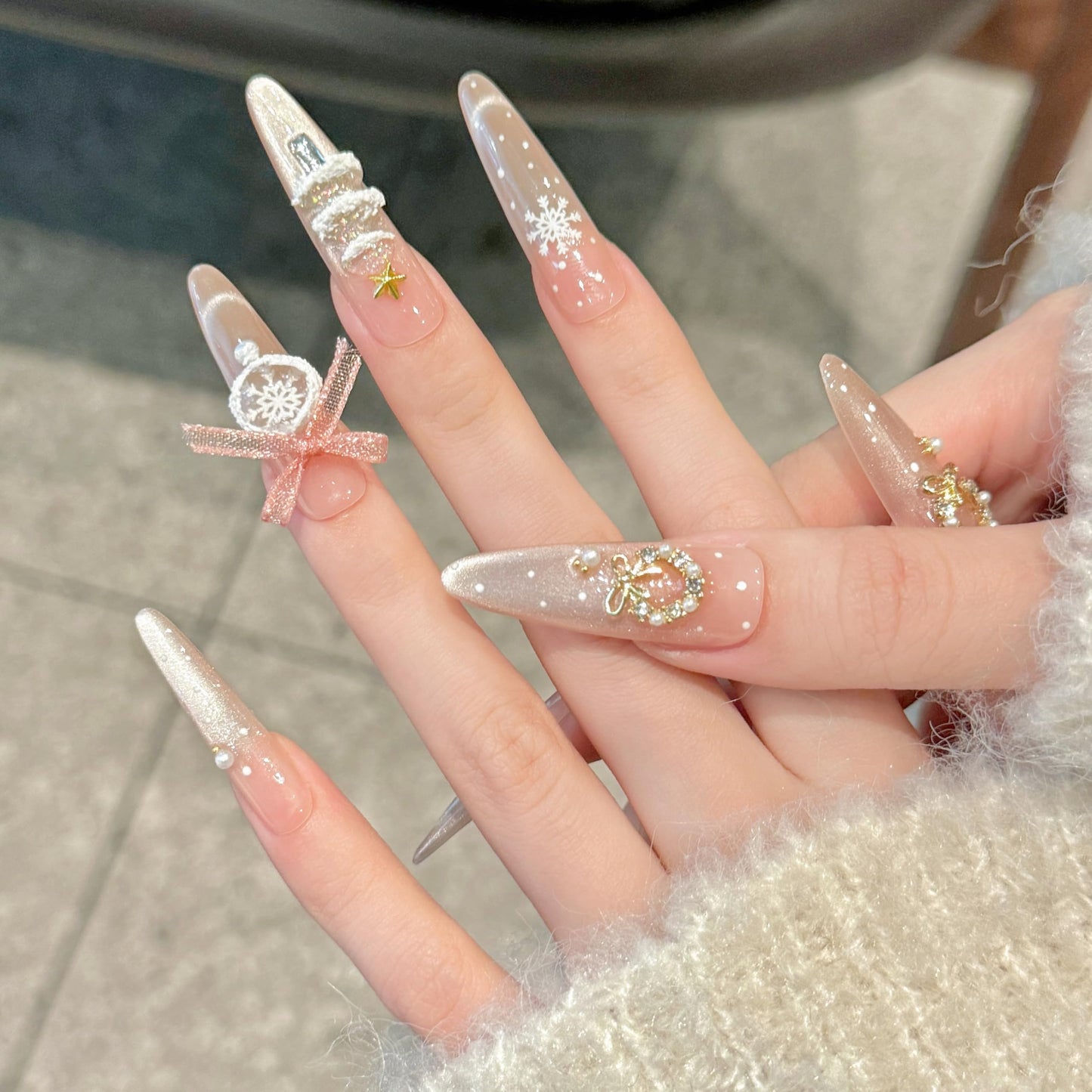 Tesytto Luxury Press On Nails Long Stiletto, Sheer Pink Glitter with 3D Bow & Snowflake, Sparkly Silver French Tip Handmade Glossy Acrylic Nails (Christmas Snow Globe,S)