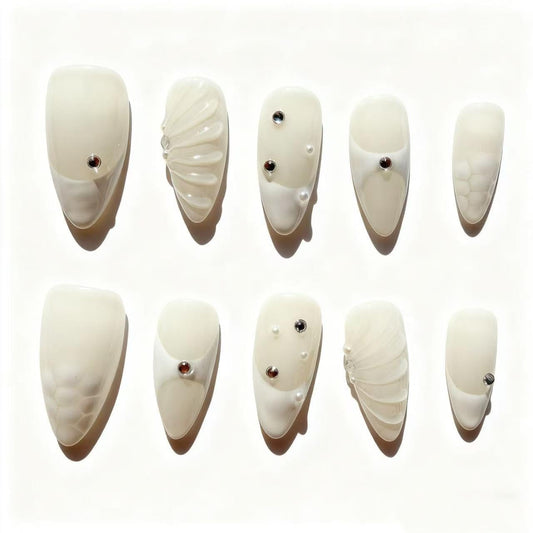 Handmade Armor Wearing White Premium Gradient with Diamond Style Almond Nail Patch Small Size