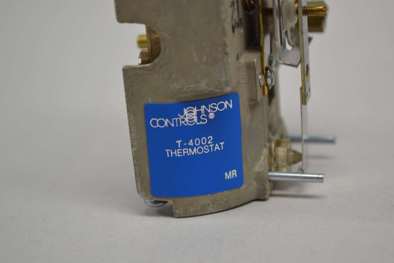 Johnson Controls T-4002-202 Single Temperature High Volume Output Thermostat, Reverse Acting, Horizontal Mounting