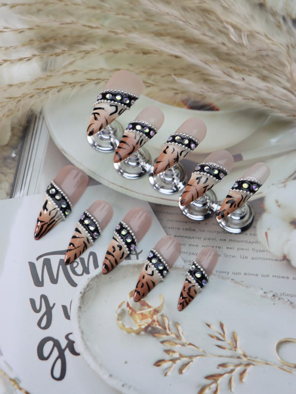 Handmade Press on Nails Medium Stiletto Fake Nails Designs Leopard Print Rhinestones Glue on Nail Luxury Reusable False Nail Press ons Muti-Layer Gel Acrylic Handmade Nails for Wome Manicure(Size S)
