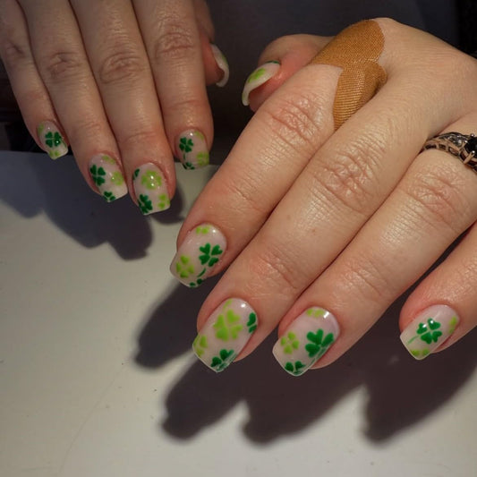 St. Patrick Press on Nails Short Square Green Fake Nails with Four-Leaf Clover Designs Glossy Full Cover Stick on Nails Spring Reusable Acrylic Nails Cute False Nails for Women Girls Manicure Kit