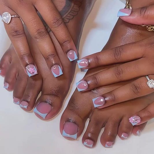 CTTHNBD Short Press on Nails & Square Press on Toenails Set, Blue French Tip Fake Nails with Flower Design - for Women 48 Pcs