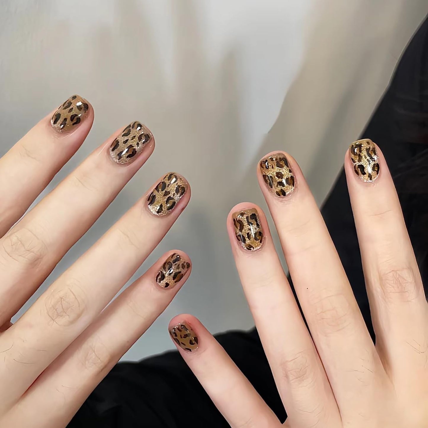 FIEONCIY Press on Nails Short Square Shaped Glossy Full Cover Square French False Nails with Designs Artificial Short Square Fake Nails with Charms Glue Stick ons Fingernails for Women Girls(MJ731)