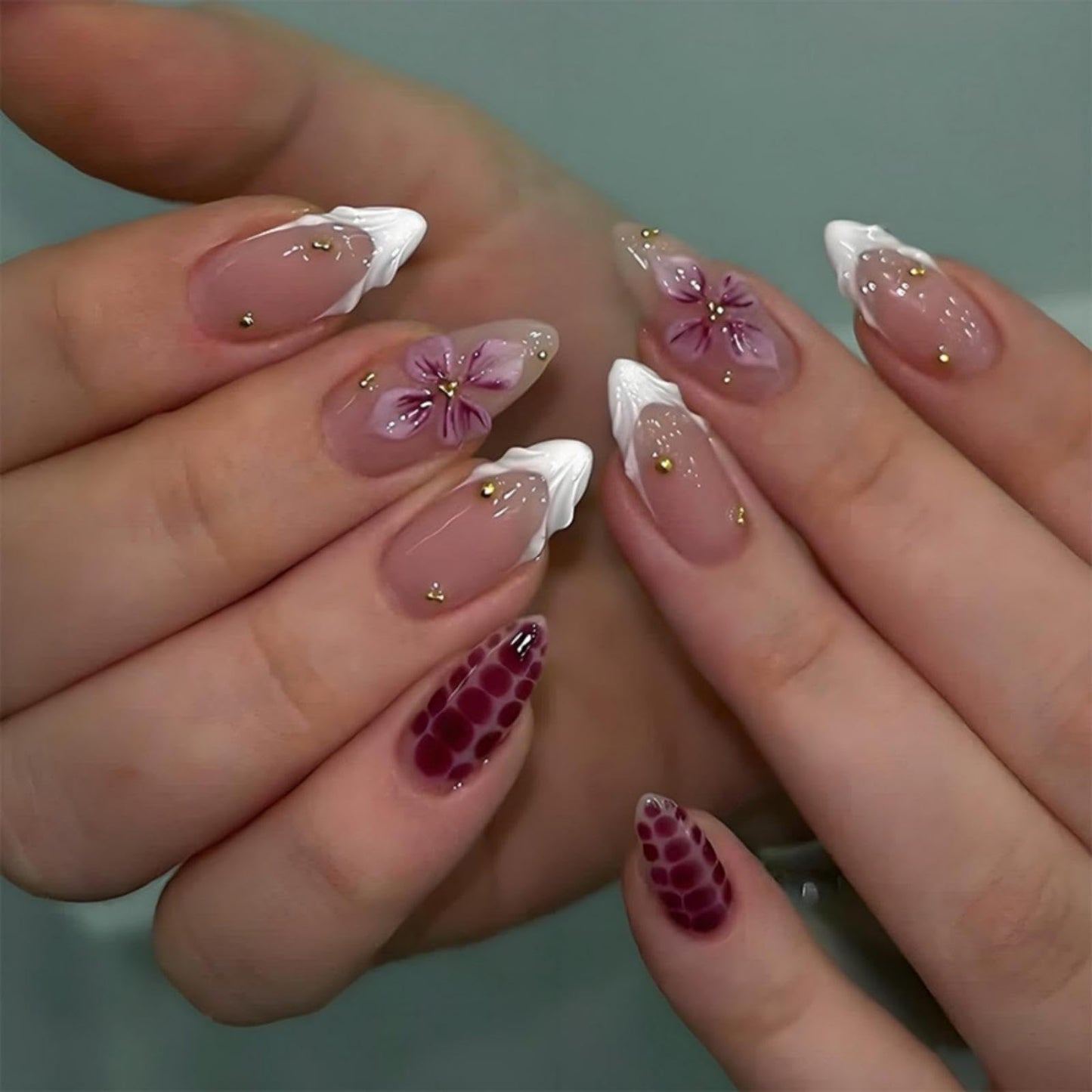 Almond Press on Nails Short Fake Nails with 5D Flower Charm Design Glossy White French Tips Acrylic Nail Turtle Shell Nail Press ons Reusable Cute Spring Summer False Nail for Women Manicure 30Pcs