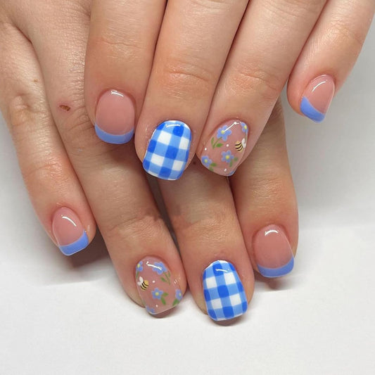 Blue Press on Nails Short Square Fake Nails with Flower & Bee Print Design,Blue Plaid False Nail Press ons Reusable Artificial Nail Full Cover Glue on Nail Stick on Nails for Women Manicure 24Pcs
