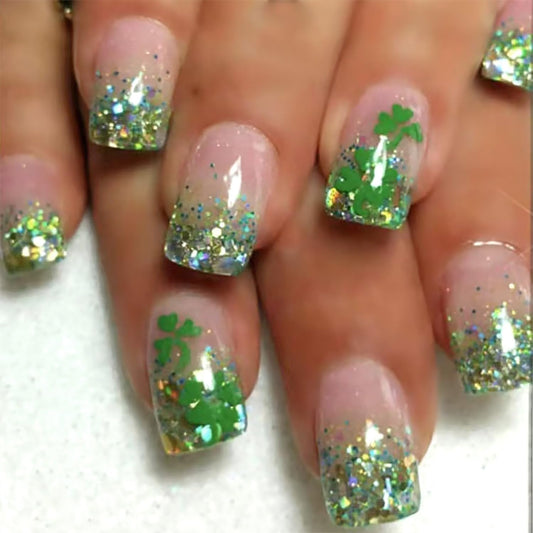 24Pcs St. Patrick's Day Press on Nails Short Square French Tip Fake Nails with Green Shamrock Design Silver Glitter Full Cover Artificial Glue on Nails Irish False Nails Cute Stick on Nails for Women