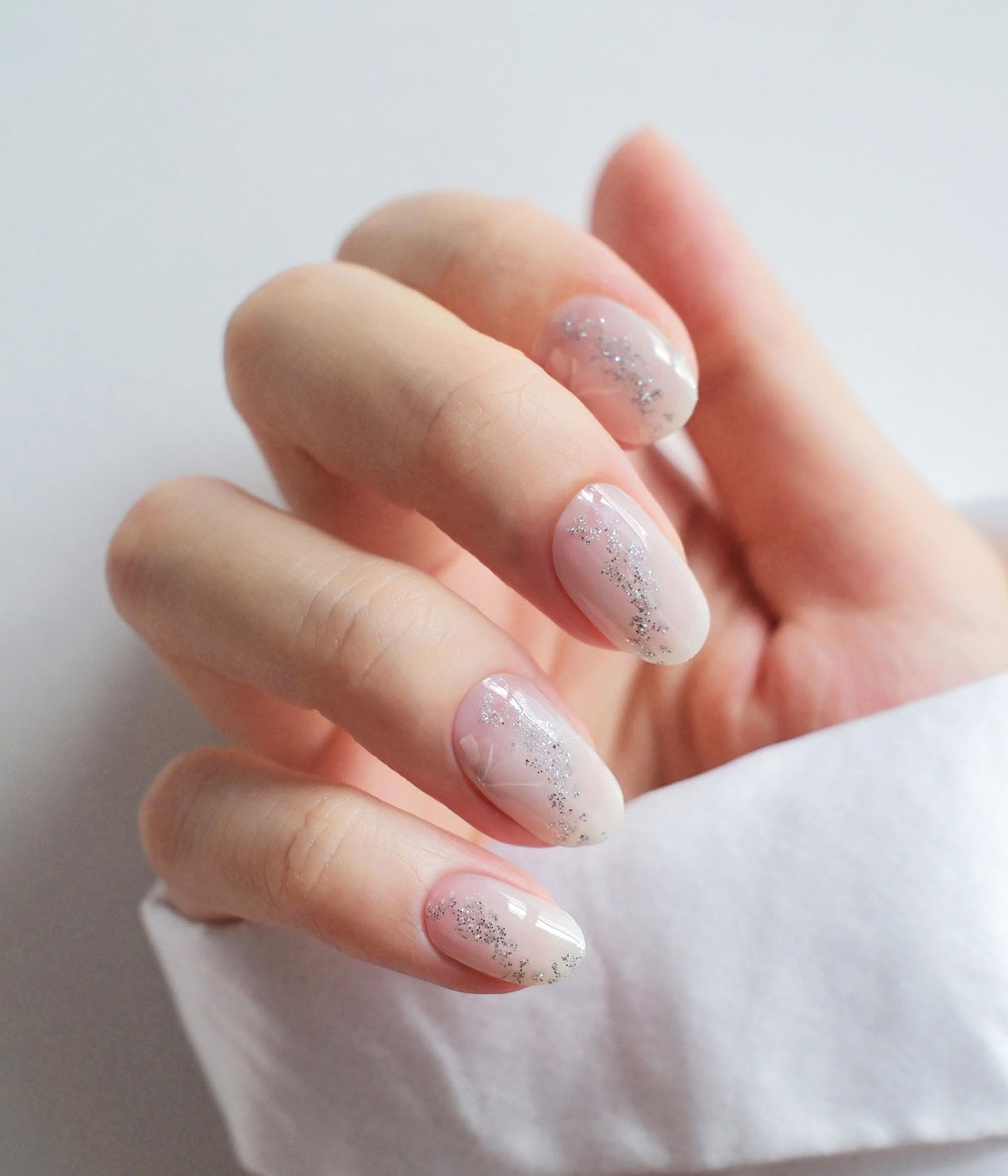 ruyeefam Nail Polish Strips (No UV Lamp Needed) - 22 Pcs Salon Quality Gel Nail Stickers - Long Lasting Wraps (Creamy Silk White)