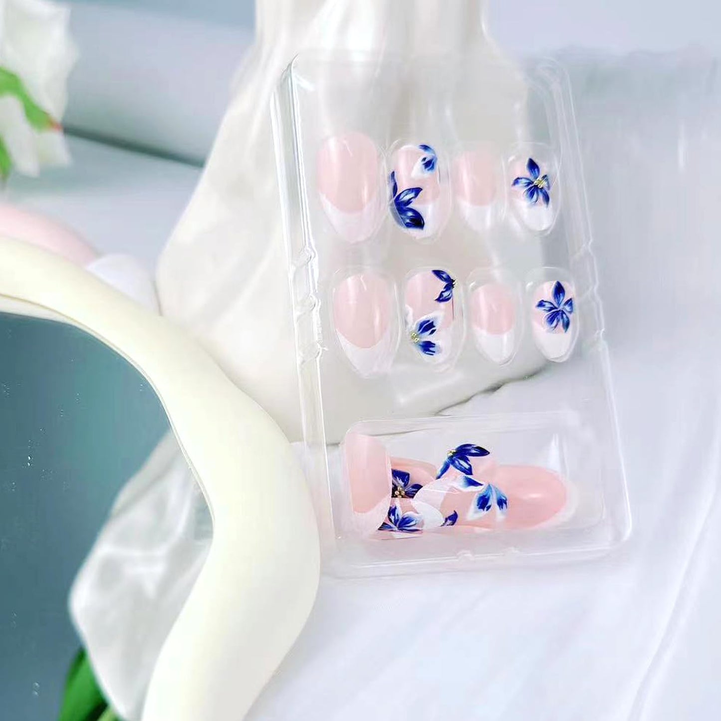 French Tip Press on Nails Short Almond Fake Nails Blue Flower Design Spring & Summer French Nails Press on Floral Designer Reusable Acrylic Nails 24 Pcs,Manicure Fingernails Daily Wear Nails for Women
