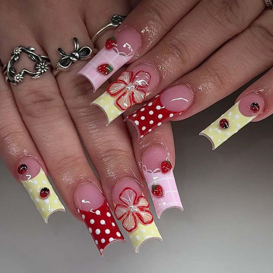 LINMEIZAI 24Pcs French Press on Nails Medium Square 3D Strawberry Fake Nails Press ons Nail Tips, Lines Stick on Nails Acrylic Nails Kit False Nails Pearl Design Nail Art for Women Flowers Manicure