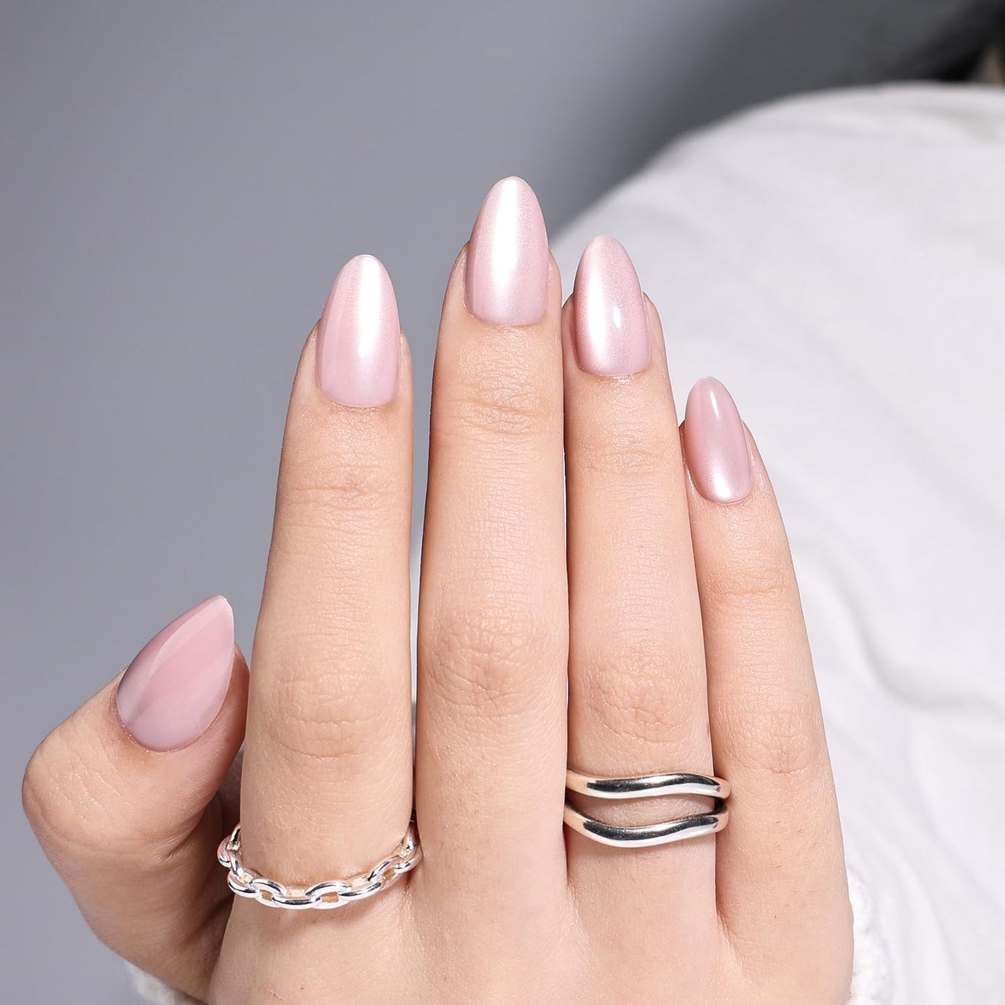 Leefrei Cat Eye Press On Nails - Glazed Soft Pink Press On Nails Short Almond Nails Press Ons for Women Fake Nails with Glue, Glossy Reusable Glue on Nail in 16 Sizes - 32pcs, Petal Pink