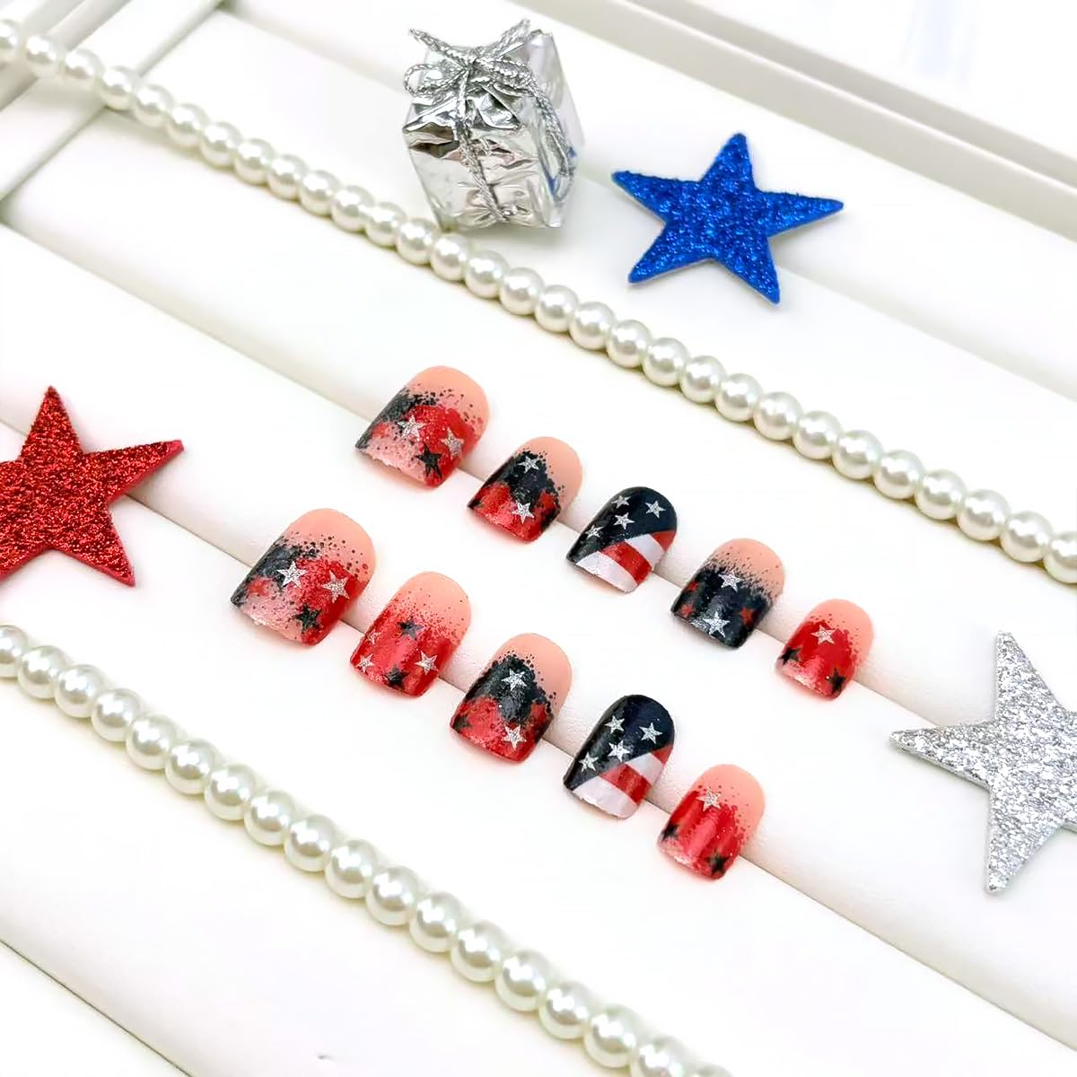 24Pcs Independence Day Press on Nails Short Square Fake Nails Glitter French Tip False Nails with Red Blue White Star Design 4th of July Artificial Stick on Nails Patriotic Glue on Nail for Women