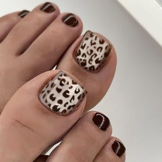 RUOKEXIN Toe Nail Press ons, Short Press on Toenails Cat Eye Fake Toenails with Leopard Print Designs Square False Toenail Sparkly Artificial Nails for Women 24Pcs