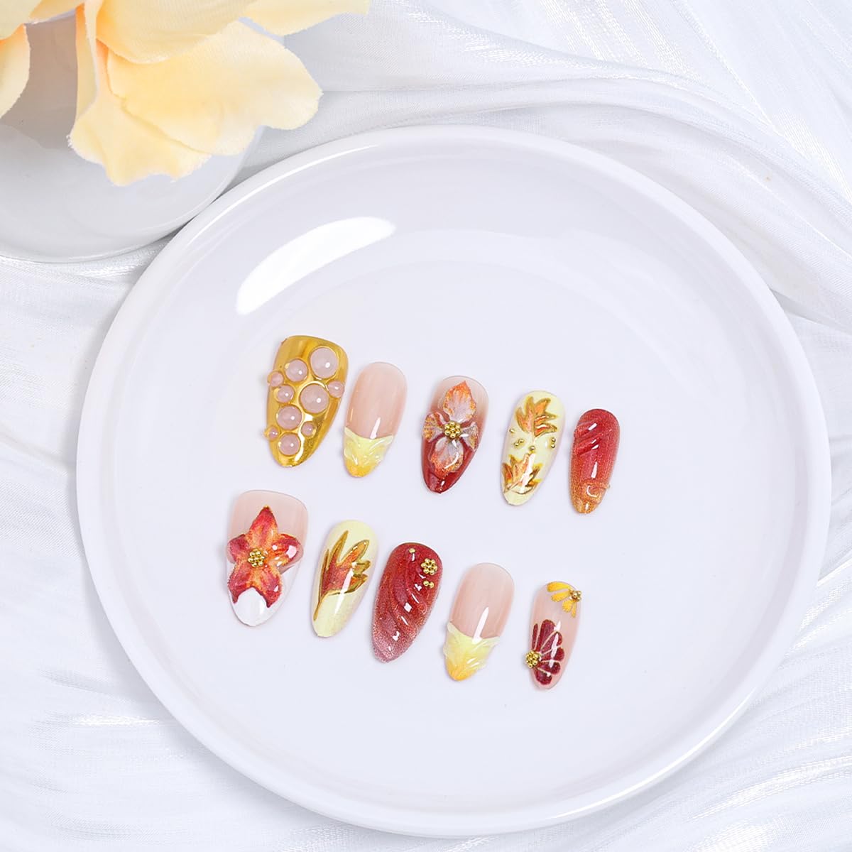 30Pcs 3D Fall Press on Nails Medium Almond Maple Leaf Fake Nails Handmade Acrylic Nails Autumn Flower Rhinestones Glue on Nail French Tip False Nails Thanksgiving Gold Leaves Artificial Nail Decor
