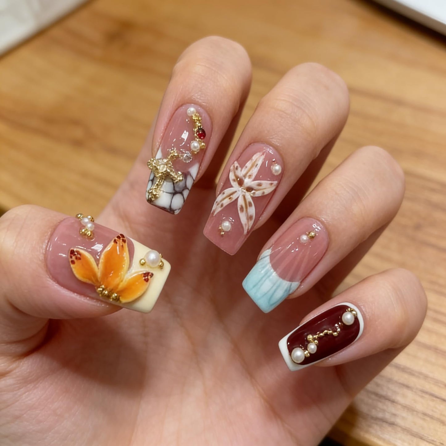 Floral Handmade Medium Square Press on Nails Nude Base Colorful 3D Floral Accents Pearl Chain Details Glossy Finish Reusable Spring Nails Easy Apply Party Durable Trendy Women Girls Nail Art 24 Pcs（M）