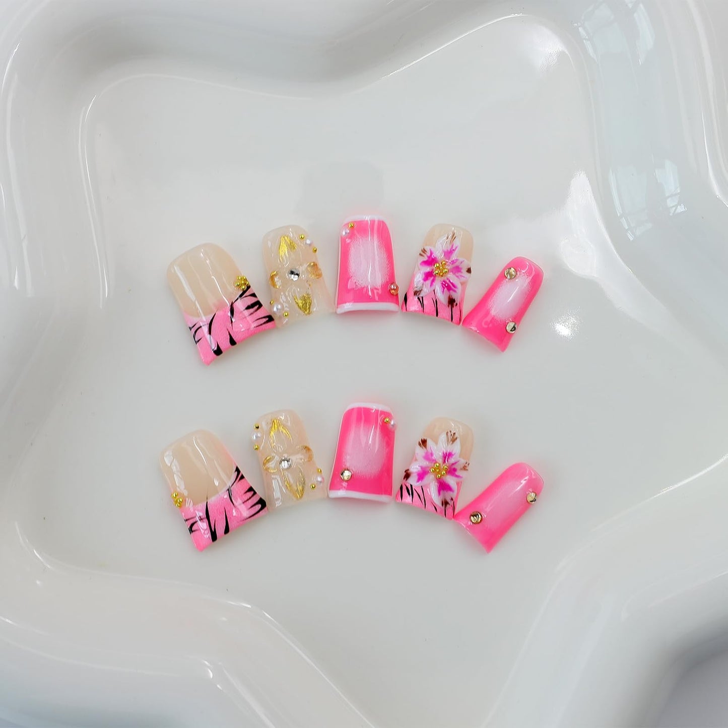 10Pcs Pink French Tip Press on Nails Handmade Short Fake Nails Duck False Nails with 3D Flower Rhinestone Design Full Cover Acrylic Nails Press ons Handmade Flower Glue on Nail for Women (S)
