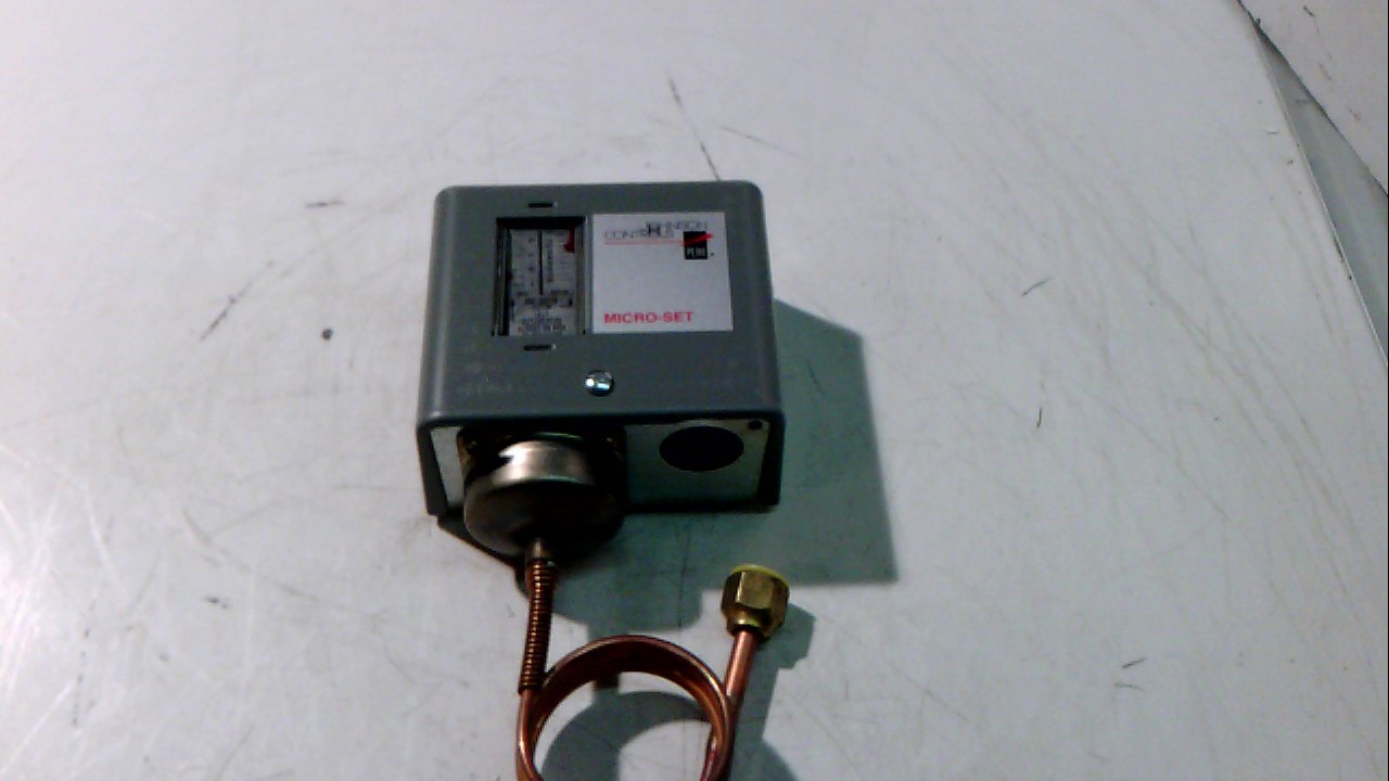 Johnson Controls P70AB-12C Micro-Set Control for Non-Corrosive Refrigerants, Single-Pole, Single-Throw, Open Low, 80 psi Maximum Working Pressure, 36" Capillary, 1/4" Flare Nut