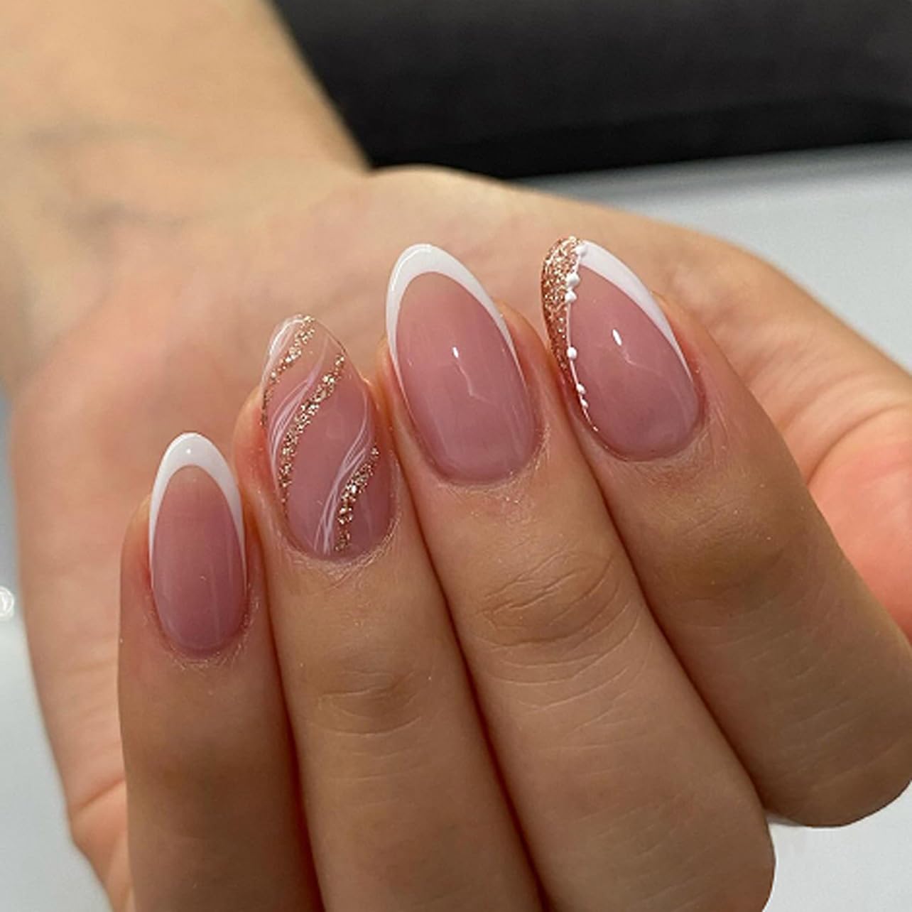 XZMeiLun Spring Summer White French Tip Press On Nails, Medium Almond Shape, Rose Gold & Golden Shiny Designer Fake Nails, Reusable Acrylic False Nails, Salon Quality for Women & Girls Daily Wear