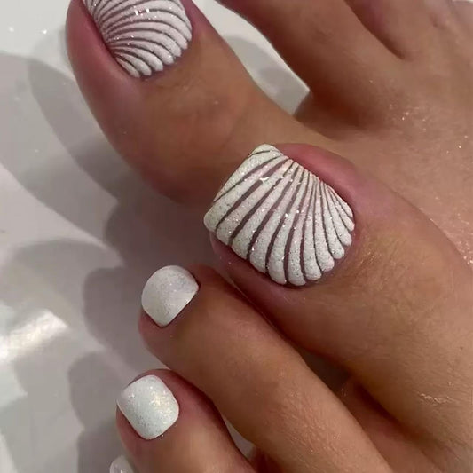 Seashell Pattern Press On Nails, White Glitter False Toenails Set, 24 Pieces Reusable Artificial Nail Tips with Nail File, Multiple Sizes 6-17.5mm