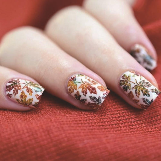 24Pcs Fall Colorful Maple Leaves Press on Nails Short Square Fake Nails with Cute Red Green Maple Leaf Petite Designs Thanksgiving Leaves False Nail Fall Acrylic Nail for Women Girls Nail Decoration