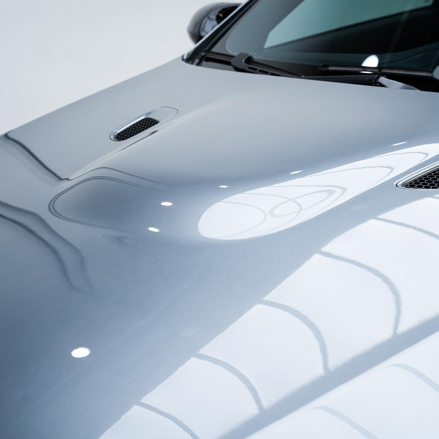 GYEON Syncro EVO Ceramic Coating System Light Box Most Durable Longest Lasting Protection Hydrophobic 9H Gloss Chemical Resistance Ultra Tough Shield Auto Surface Finish Five‑Year Coating