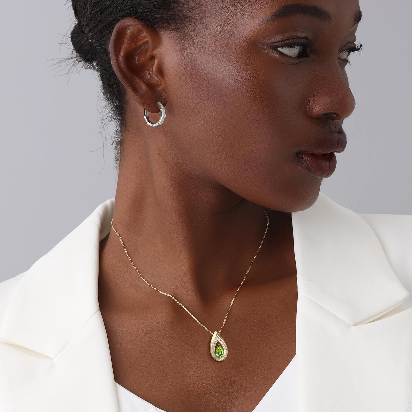 Kstyle 14k Gold Peridot August Birthstone Pendant Necklaces for Women Valentine's Day Birthday Gift Anniversary Jewelry for Wife Daughter Grandma Mom Sister Non Tarnish