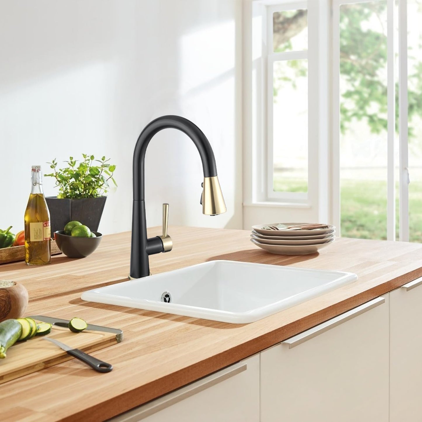 Kitchen Faucet with Pull Down Sprayer, Lava Odoro Matte Black and Brushed Gold Kitchen Sink Faucet, Black and Brass Faucet for Kitchen Sink with Magnetic Docking Spray Head and Deck Plate, KF321-GB