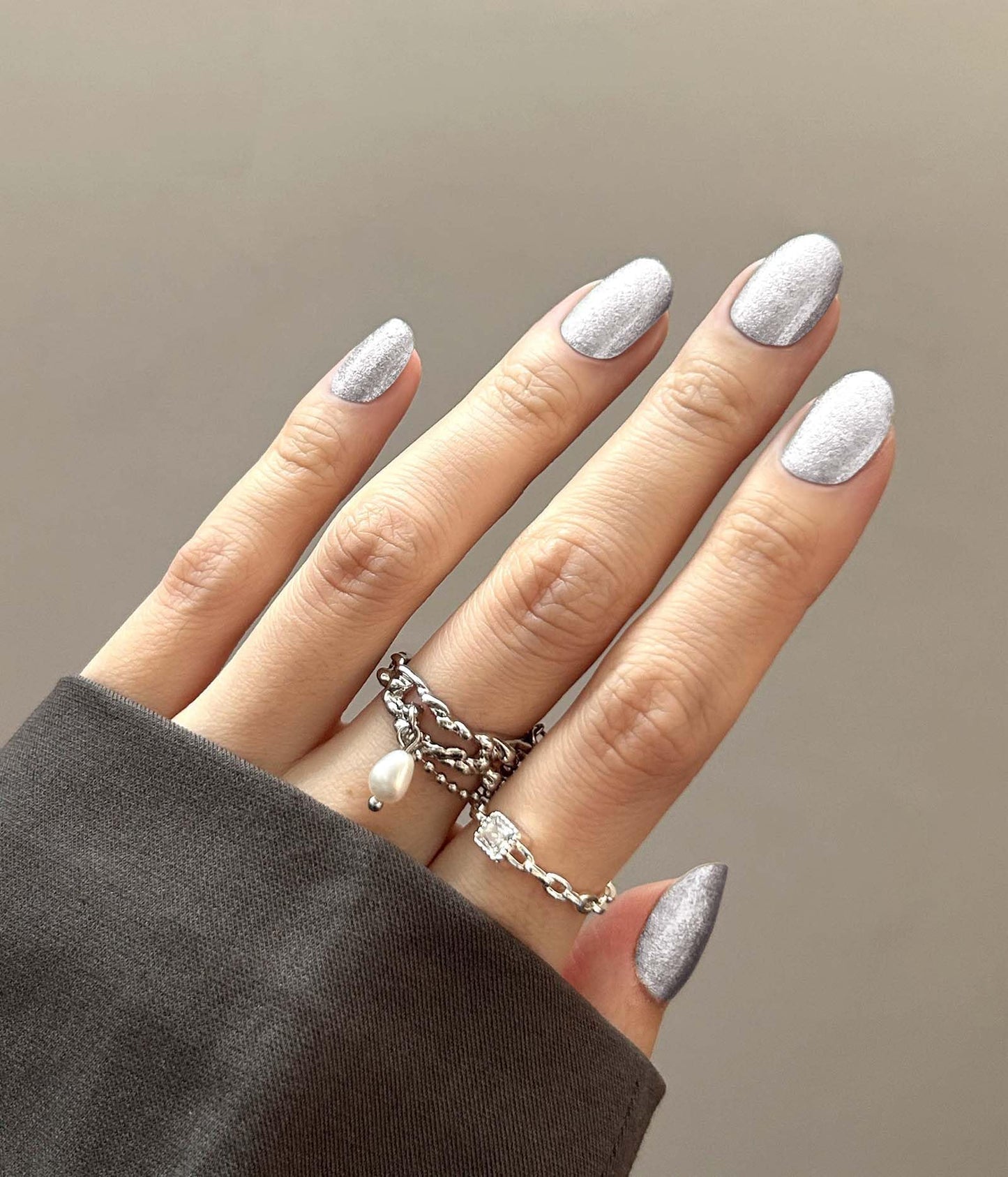 ruyeefam Nail Polish Strips (No UV Lamp Needed) - 22 Pcs Salon Quality Gel Nail Stickers - Long Lasting Wraps (Lunar Surface Light Grey)