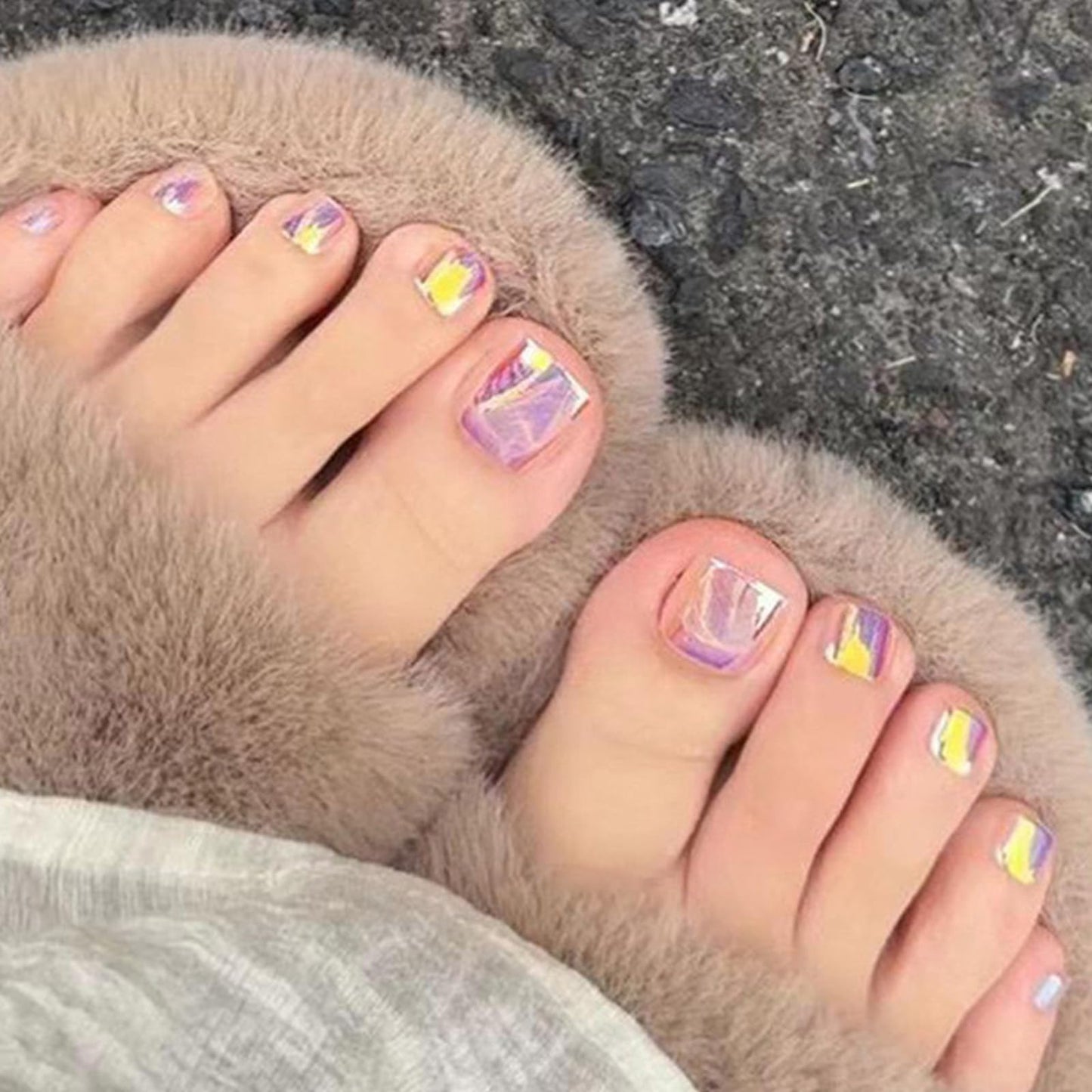 Chrome Press on Toenails Gold Glossy Acrylic Toe Nails Press on Short Square Fake Toenails Finish Full Cover False Toenails with Aurora Powder Designs Cute Artificial Glue on Toenails for Women 24Pcs