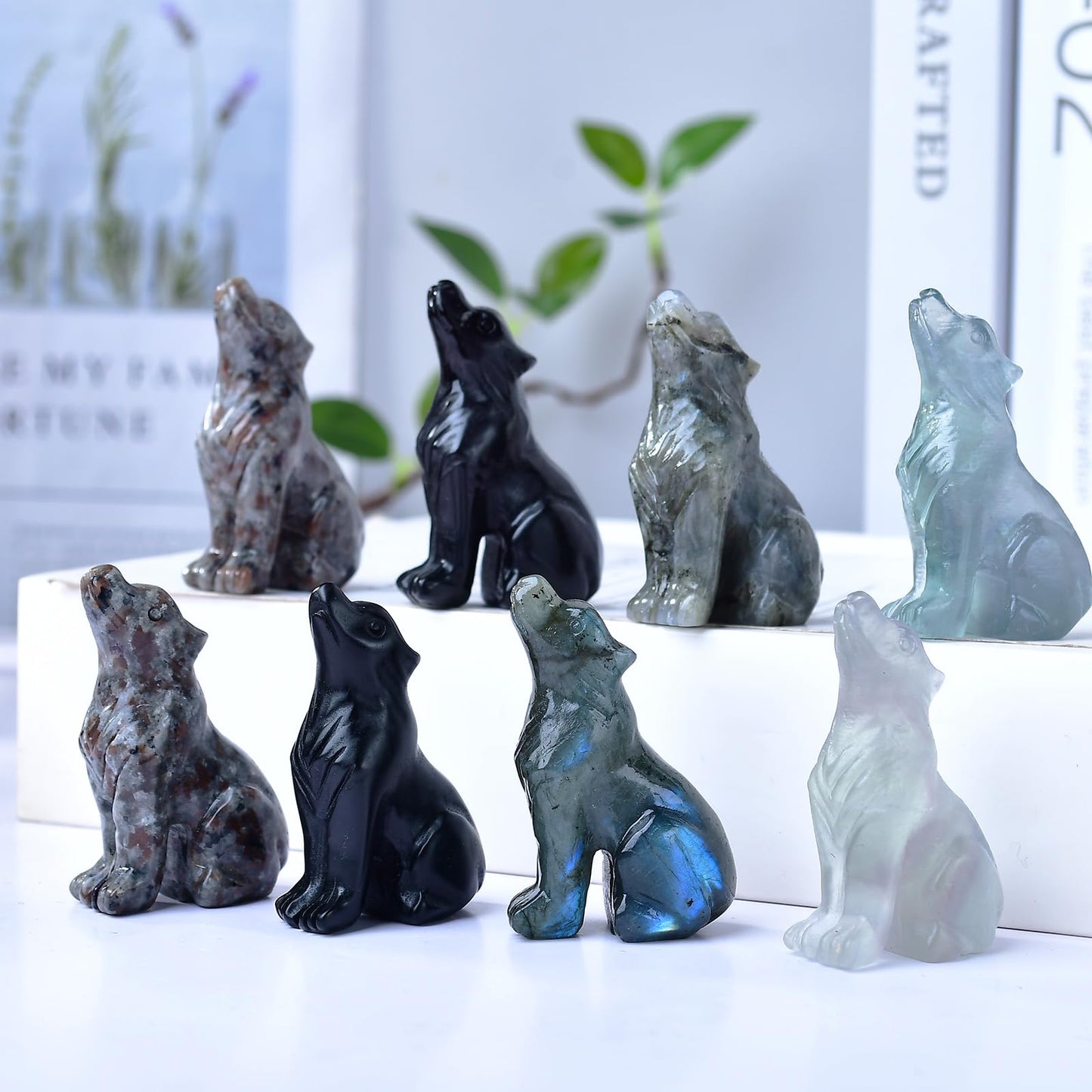 Ytbeoxk 2.1 Inch Black Obsidian Wolf Crystal Statue，Birthday Present Healing Crystal Decor，Wolf Totem Figurines Stone Energy Gemstones, in Bedroom Office Christmas Meditation Gifts for Men Gril Women