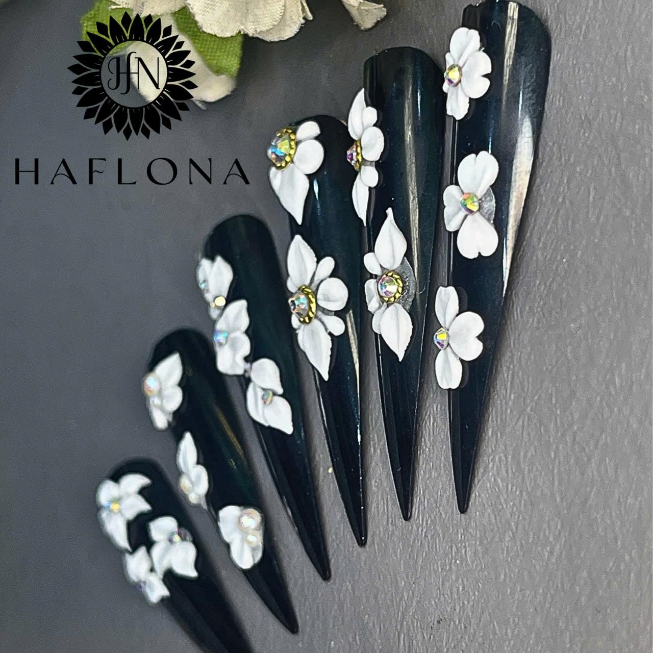 Set 32Pcs 3D White Acrylic Flower Nail Art Charms Handmade by Acrylic Powder -Flowers Nail Rhinestones Kit 3D Crystal Nail Pearls Design Acrylic Nail Art for Women (White)