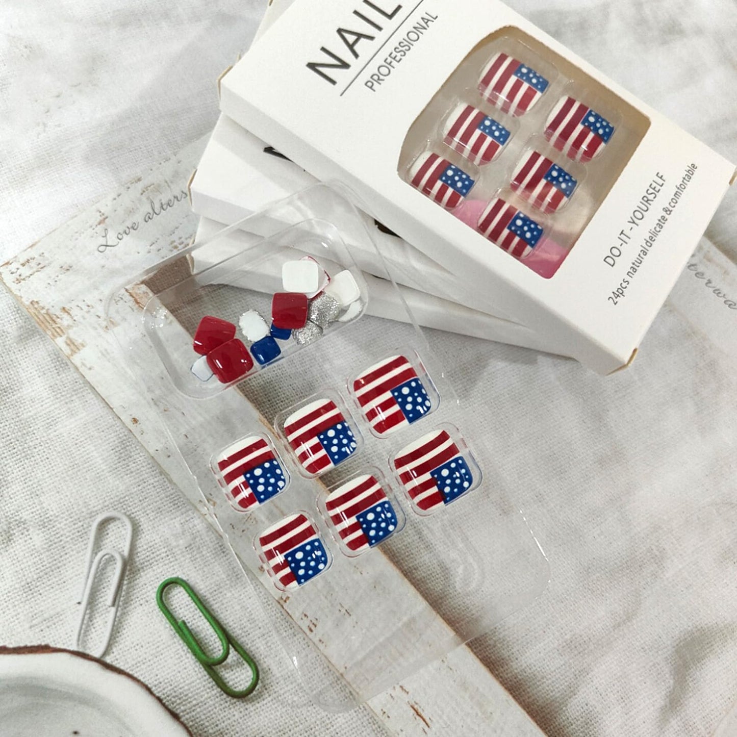 4th of July Press on Toenails for Women, 24Pcs Short Square Fake Toe Nails Red Blue Toe Press on Nails American Flag Acrylic False Toenails Patriotic Nails for Memorial Day Independence Day