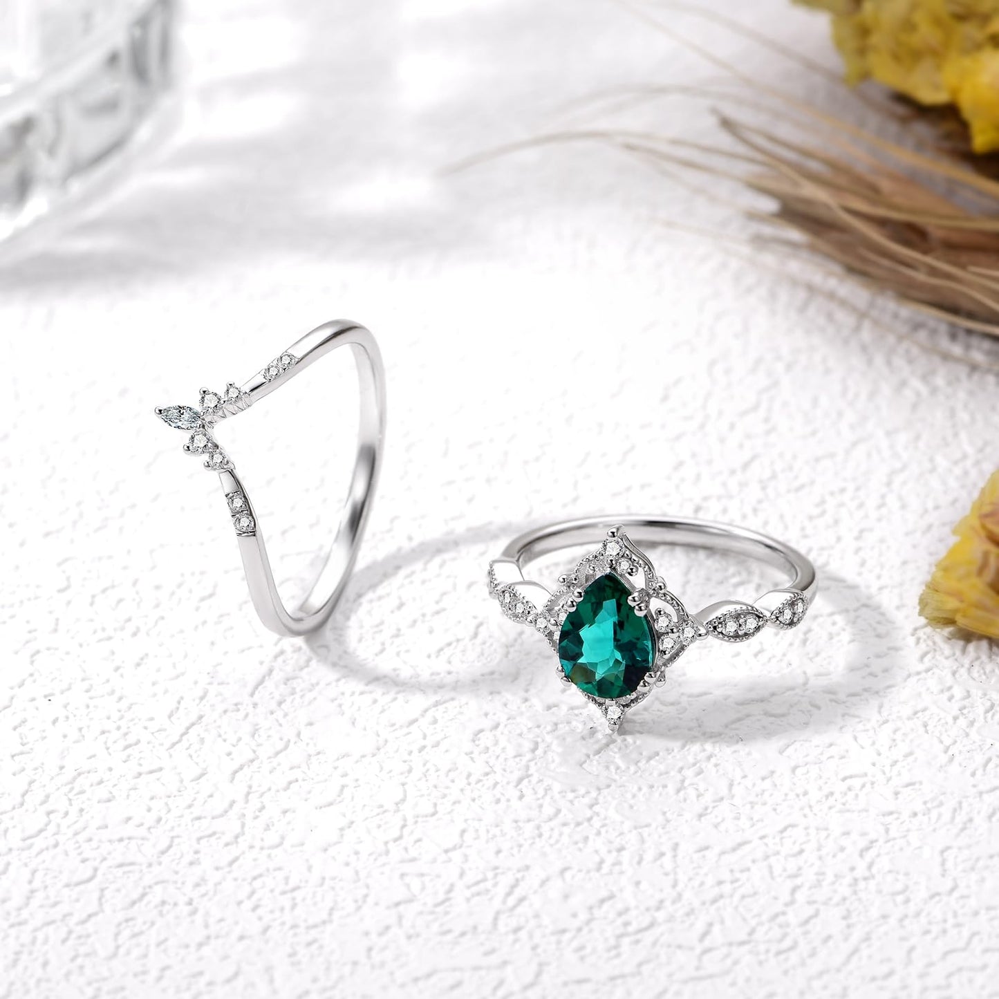 LieYovanaRing Pear Shaped Emerald Engagement Ring Set for Women, 925 Sterling Silver Pear-Cut Emerald Green Fashion Jewelry Wedding Bridal Band Rings for Women Her (6)
