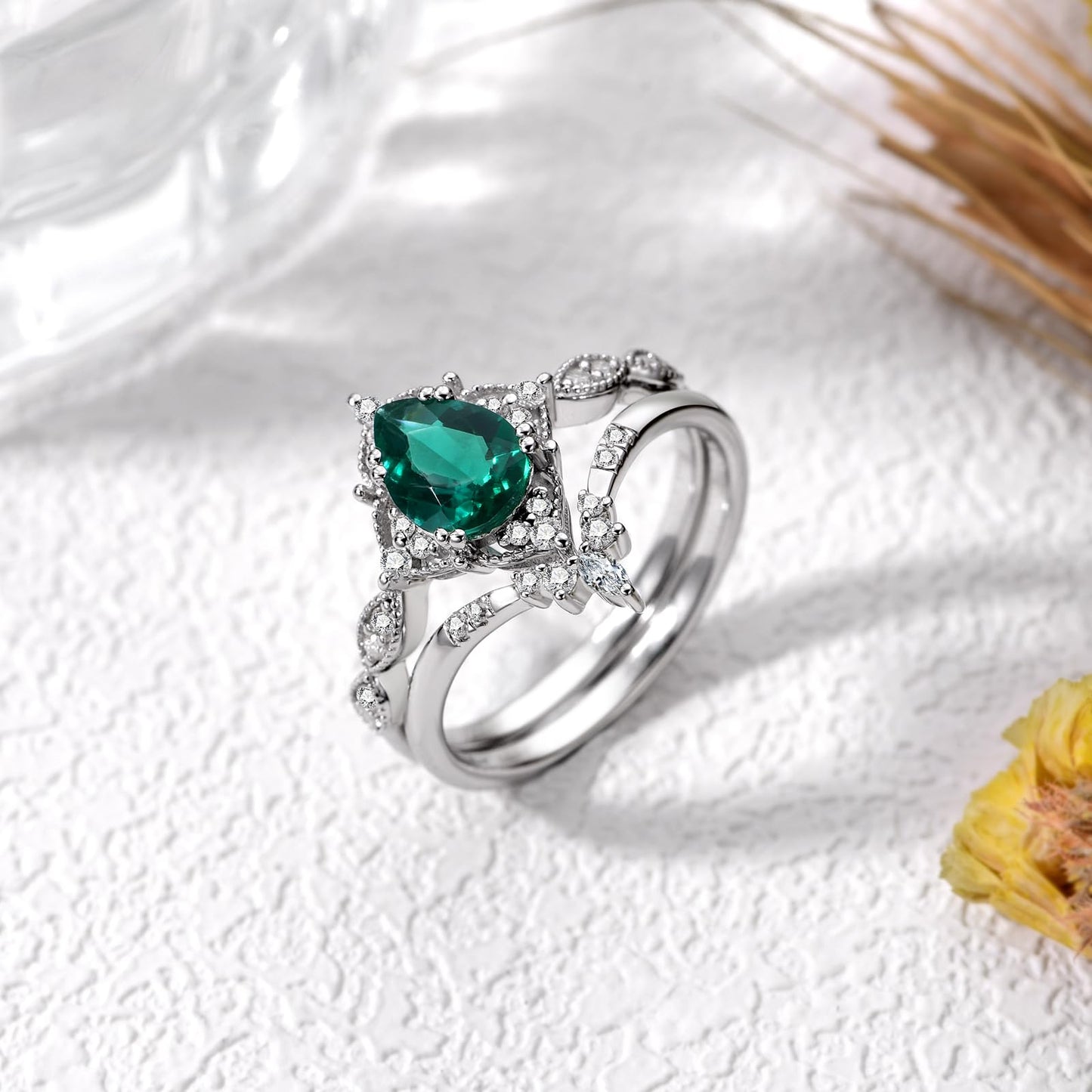 LieYovanaRing Pear Shaped Emerald Engagement Ring Set for Women, 925 Sterling Silver Pear-Cut Emerald Green Fashion Jewelry Wedding Bridal Band Rings for Women Her (5)
