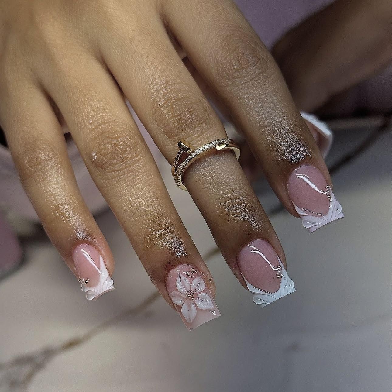 CTTHNBD Short Press on Nails Square - White French Tip Fake Nails with Flower Design - Spring Stick on False Nails - for Women 24 Pcs
