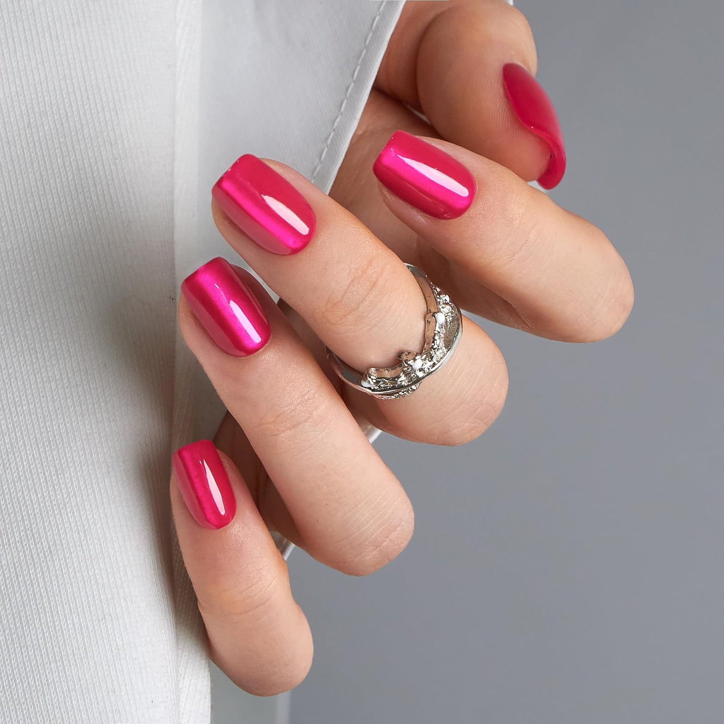 Curvlife 30pcs Press on Nails, Acrylic Fake Nail with Apricot Design, Full Cover False Nails Tips Glossy Nude Glue on Nails Artificial Stick on Nails for Women (Chrome hot pink, Short)