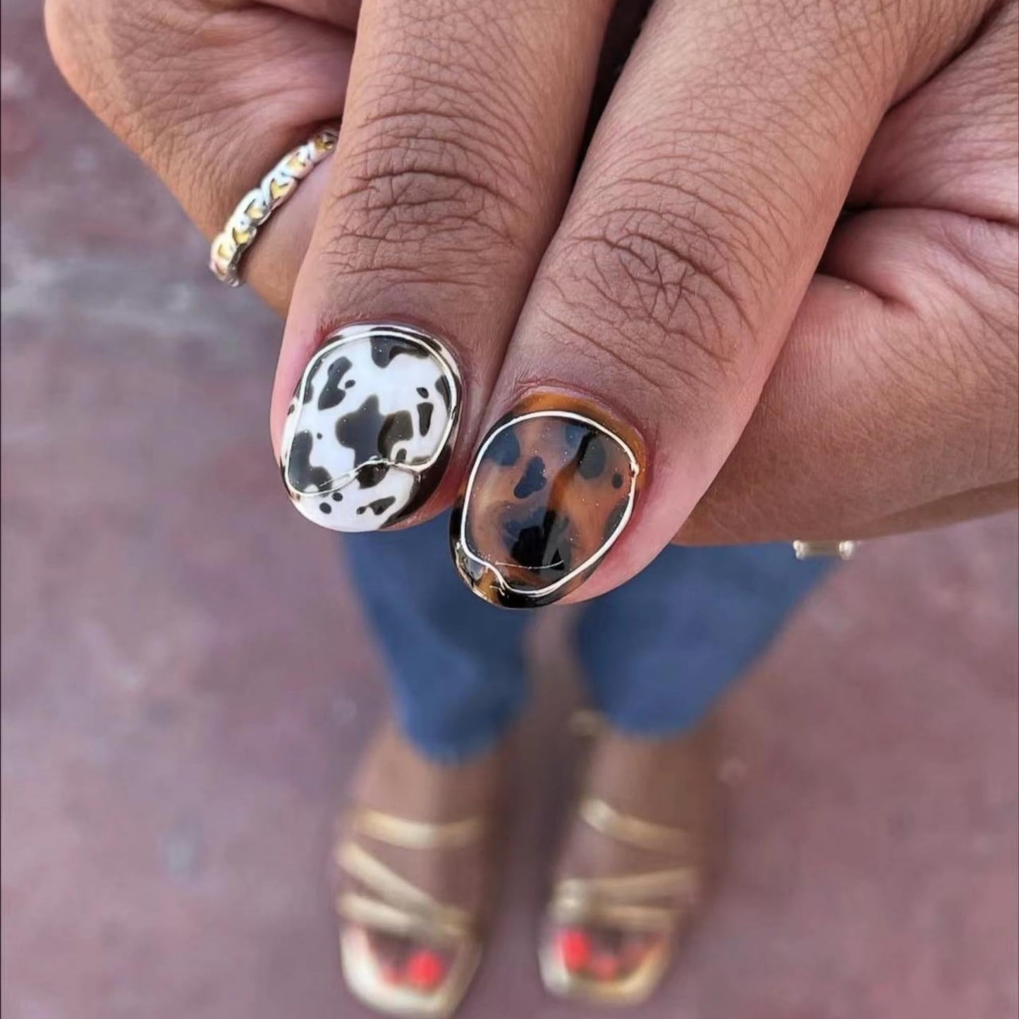 Octoswave Press on Nails with Animal Print Design - Short Oval Acrylic Fake Nails for Women, Girls - 24Pcs