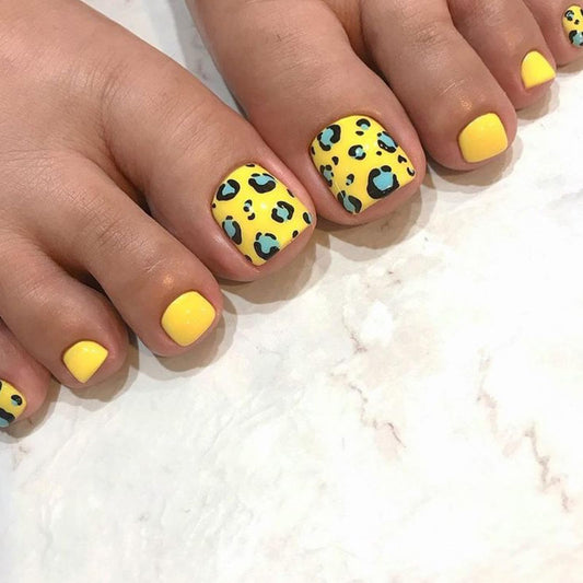 GCSQW Press on Toenails Glossy Yellow Fake Toe Nails with Blue Leopard Print Designs Square Toe Nails Press ons Full Cover Acrylic False Toenails Stick on Nails for Coquette Women 24Pcs