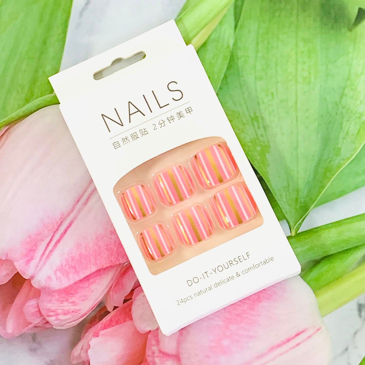 Vezocim Press on Toenails with Gold White Line Designs, 24Pcs Pink Artificial Short Fake Toenails, Glossy Full Cover Acrylic False Nails for Toe, Glue Toenails with Charm for Women