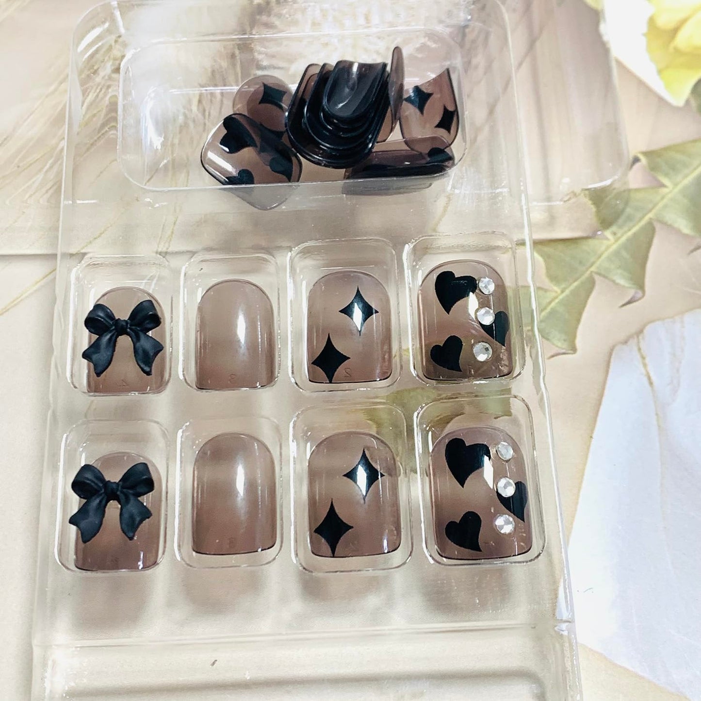 FIEONCIY Press on Nails Short Square Shaped Glossy Full Cover Acrylic Extra Short Square False Nails with Love Heart Designs Artificial Fake Nails Glue Stick ons Fingernails for Women Girls(Z108)