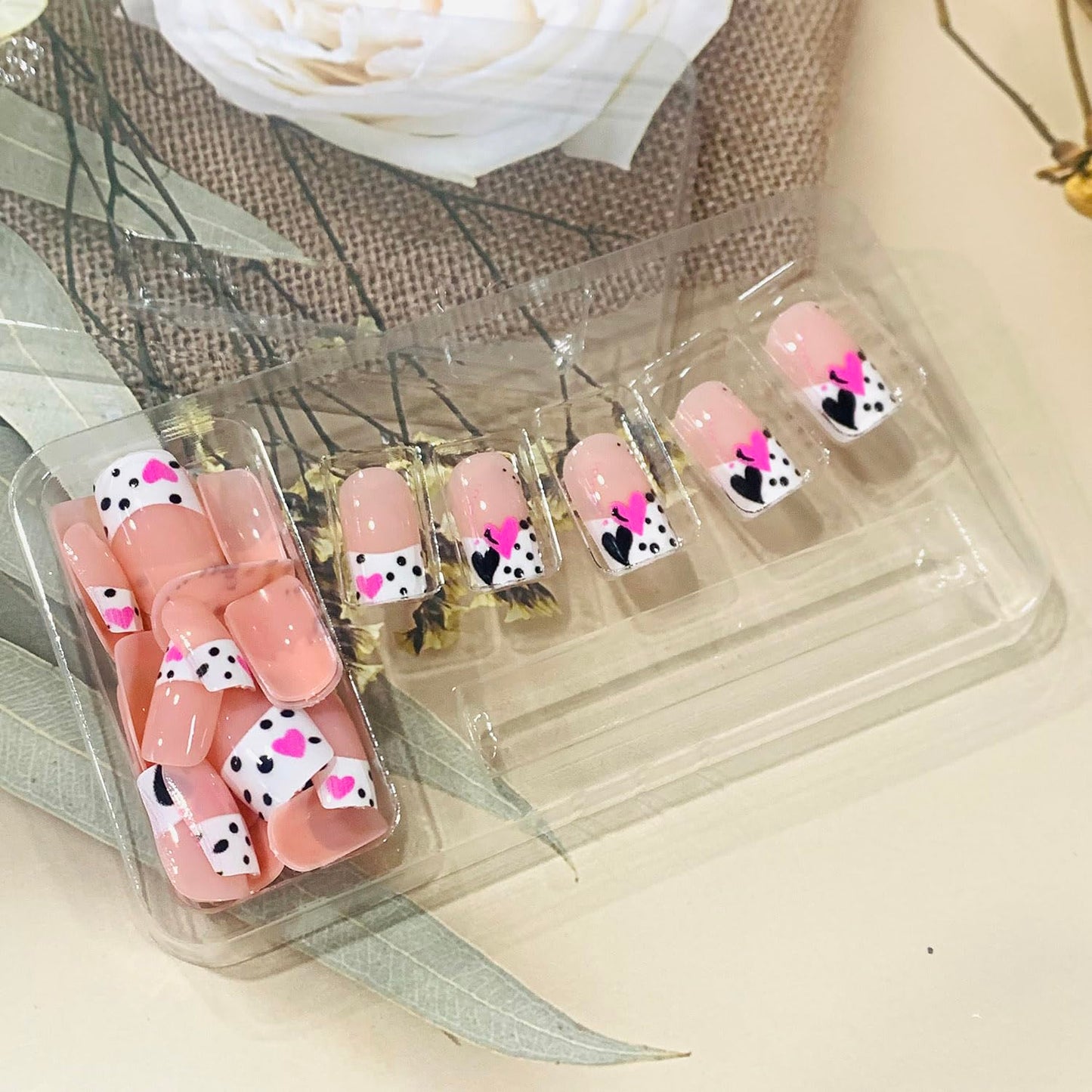 FIEONCIY Press on Nails Short Square Glossy Full Cover Acrylic Short Square False Nails with Heart Designs Artificial Square Fake Nails Glue ons Fingernails for Women Girls(YS526)