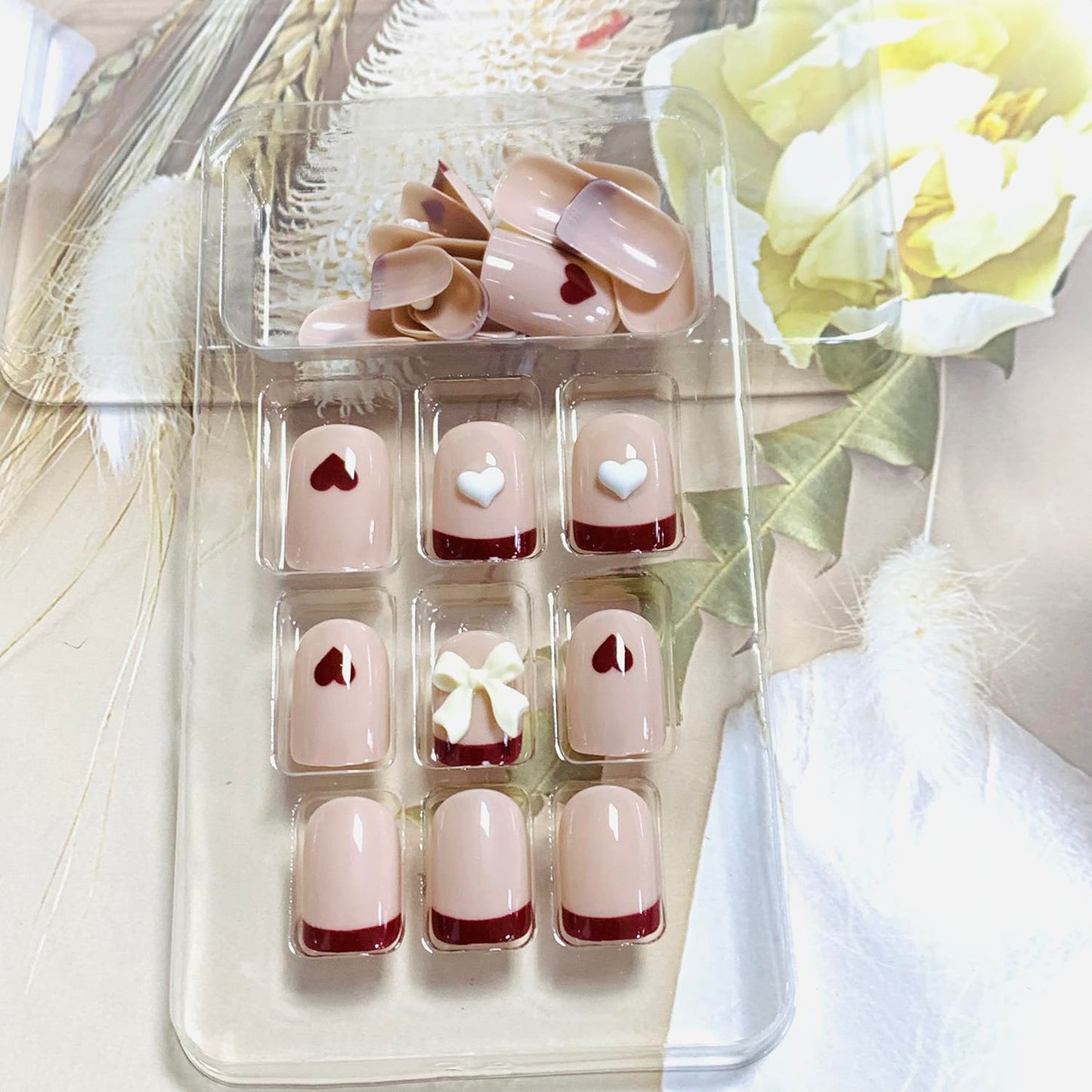 FIEONCIY Press on Nails Short Square Shaped Glossy Full Cover Acrylic Extra Short Square False Nails with Love Heart Designs Artificial Fake Nails Glue Stick ons Fingernails for Women Girls(JP2943)
