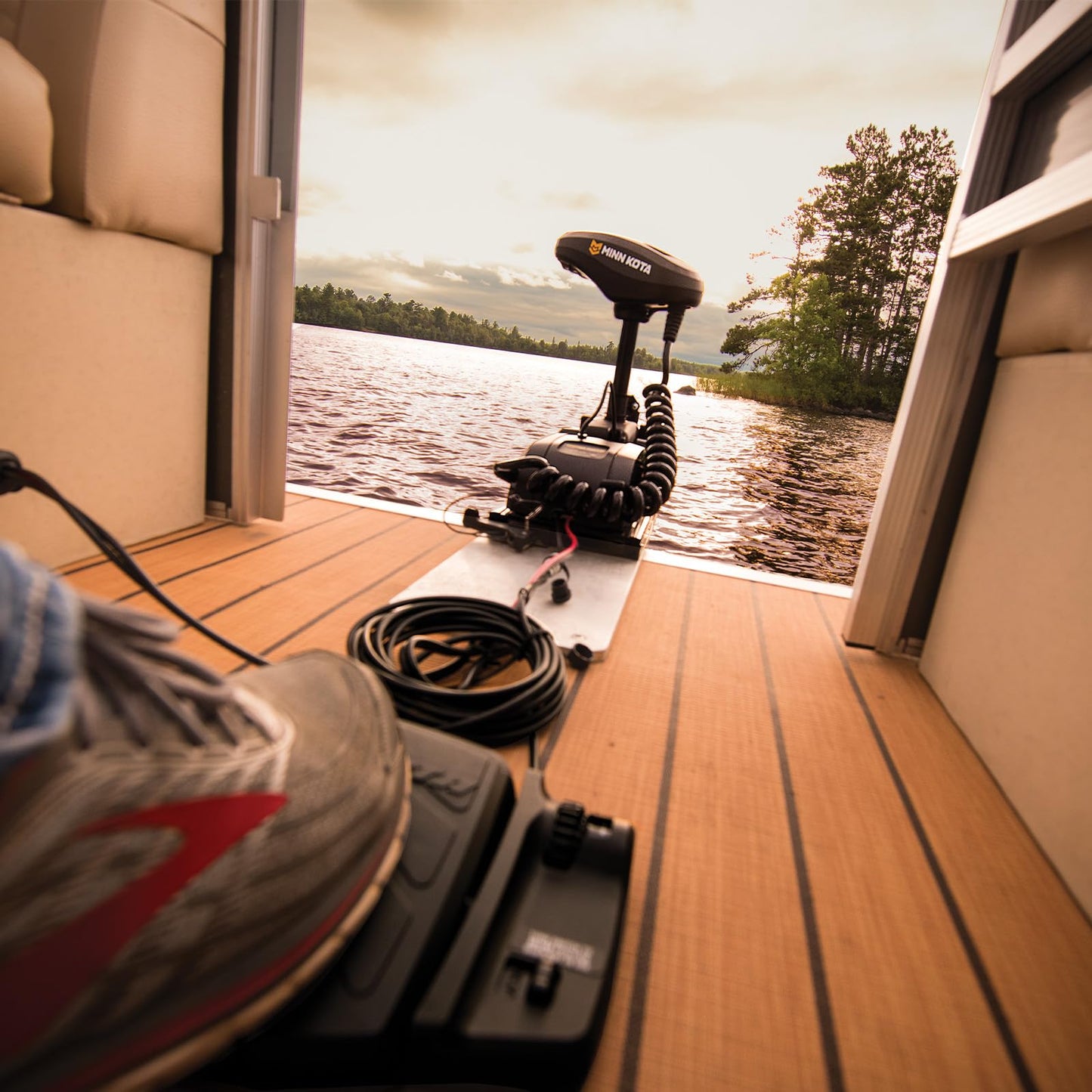 Minn Kota PowerDrive Bow-Mount Electric Trolling Motor with GPS, Dual Spectrum Chirp Sonar – 70 Lb. Thrust, 60 in. Shaft, Freshwater