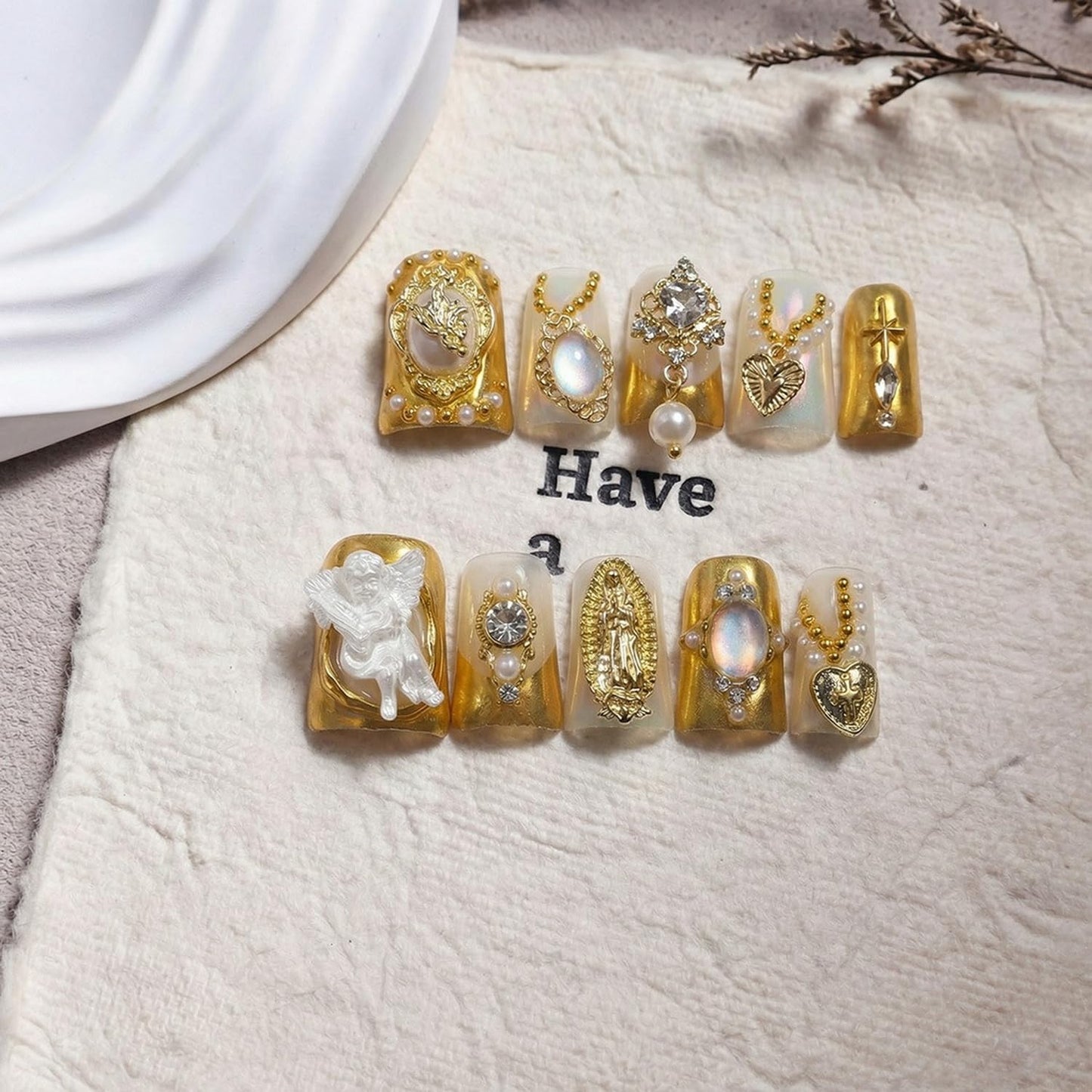 10 Pcs Handmade Press on Nails Short Duck Fake Nails Flower Luxury 3D Charms Vintage Pearl & Rhinestone Design Golden French Stick on Nail Reusable Thick Muti-Layer Gel Acrylic Nails for Women（M)