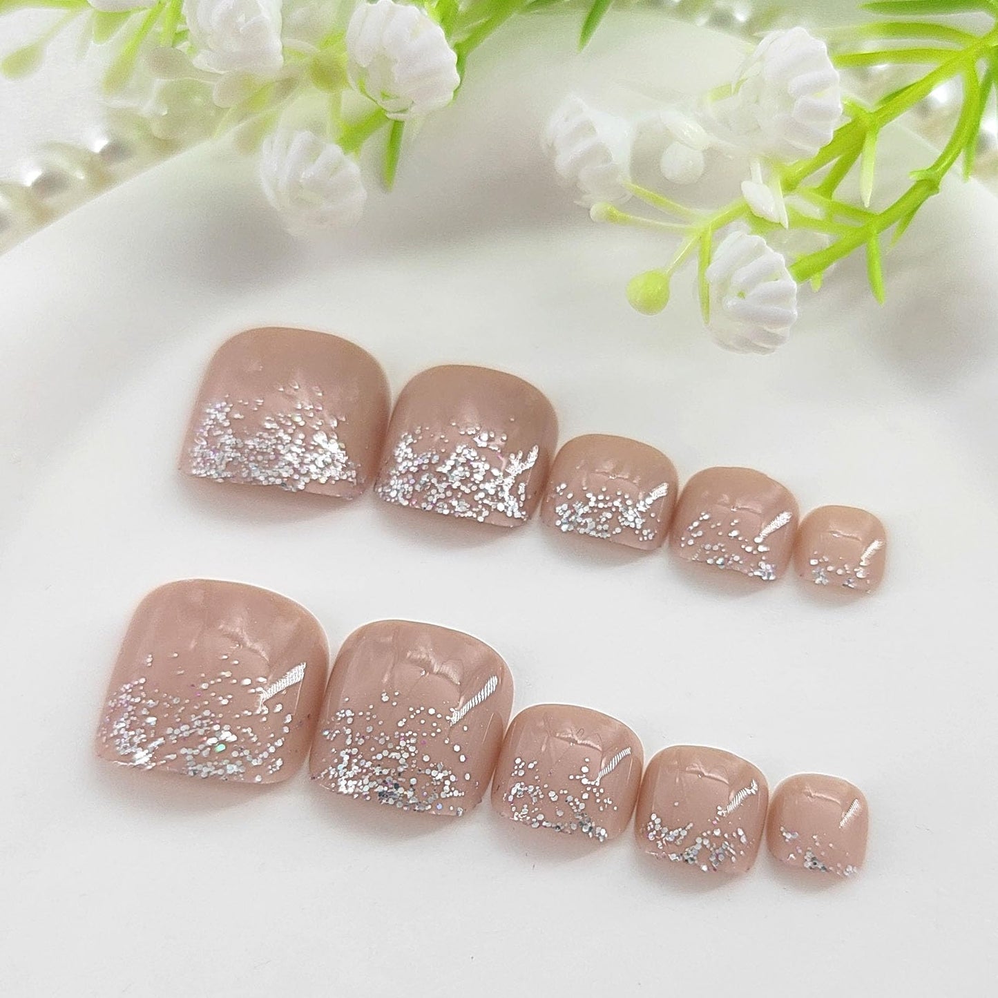 Square Press on Toenails Short Fake Toe Nail with Glitter Sequins Design Toenail Glue on Light Brown Full Cover Press on Toe Nail Cute False Toenail Glossy Toenails Stickers for Women 24Pcs