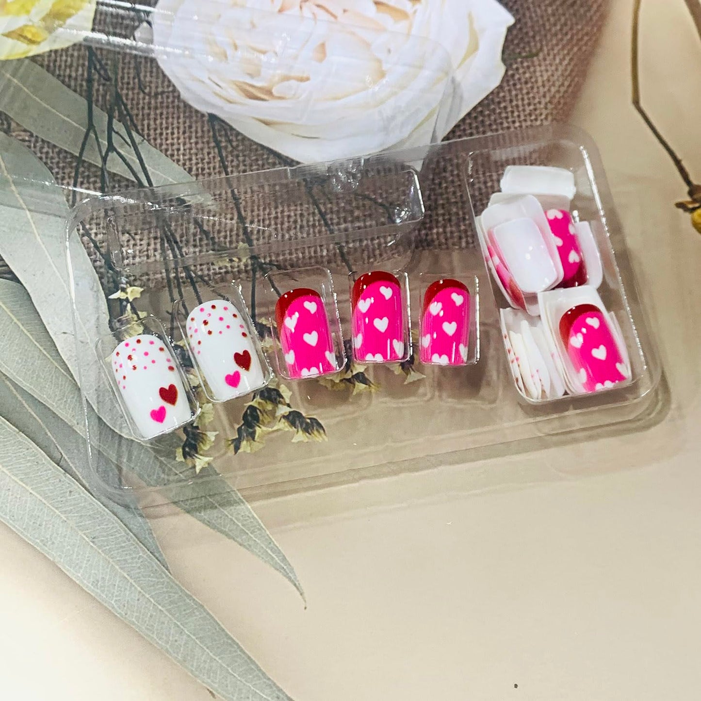 FIEONCIY Press on Nails Short Square Glossy Full Cover Acrylic Short Square False Nails with Heart Designs Artificial Square Fake Nails Glue ons Fingernails for Women Girls(YS525)