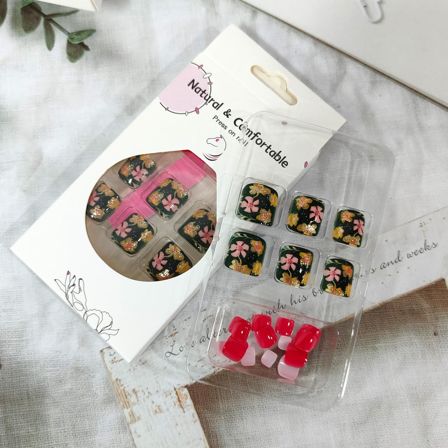 24Pcs Flower Press on Toenails Short Square Fake Toe Nails Press ons Pink Gold Glitter Floral Acrylic Toenails Rose Red Green Toe Press on Nails Summer False Toenails for Coquette Women